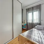 Dea - Three Bedroom