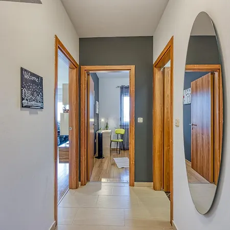 Lägenhet Dea - Three Bedroom Pula
