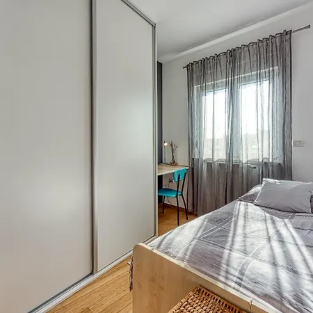 Dea - Three Bedroom