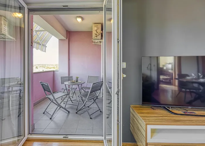 Dea - Three Bedroom Pula