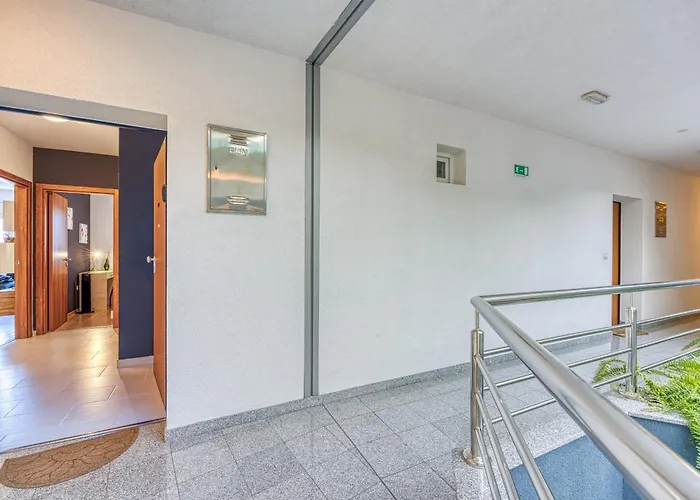 Dea - Three Bedroom Pula