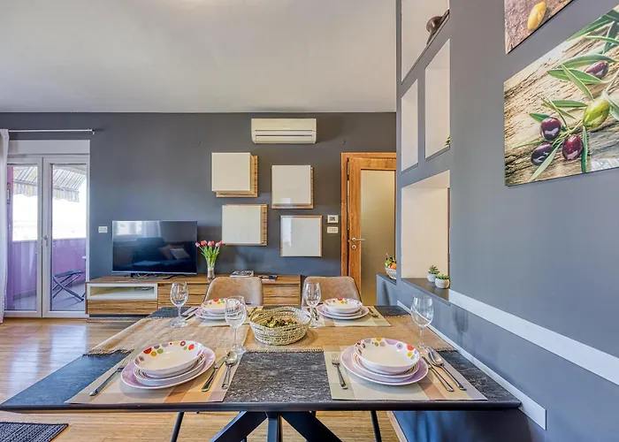 Dea - Three Bedroom Lejlighed *