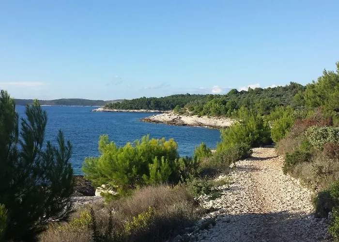 Dea - Three Bedroom Pula