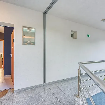 Dea - Three Bedroom Пула