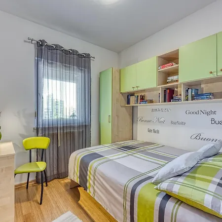 Dea - Three Bedroom プーラ