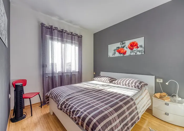 Dea - Three Bedroom アパート *