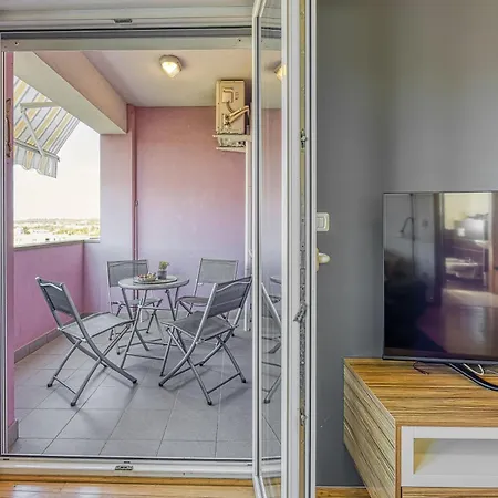 Dea - Three Bedroom Póla