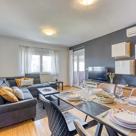Apartmán Dea - Three Bedroom Pula